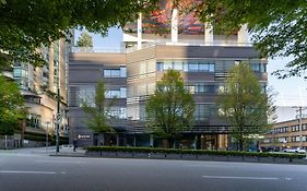 Smithe House 4*